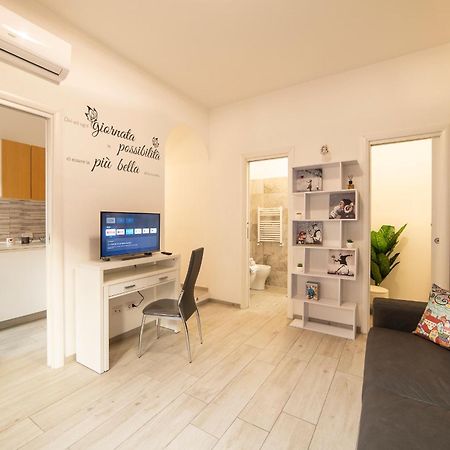 Smart Home - Trilocale Con Parcheggio Privato Rome Exterior photo