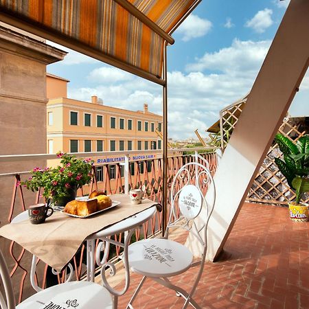 Smart Home - Trilocale Con Parcheggio Privato Rome Exterior photo